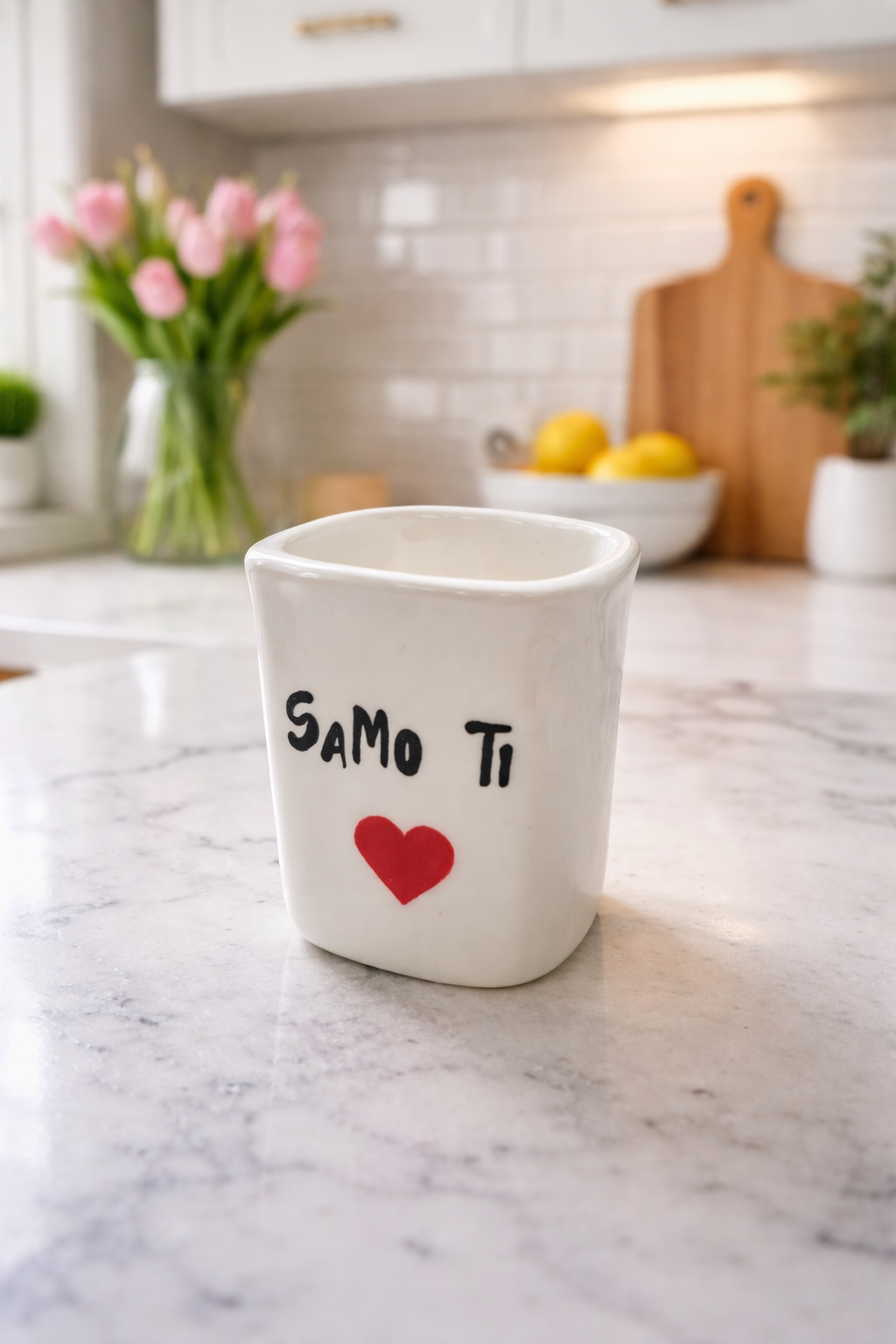 samo ti bijela šalica