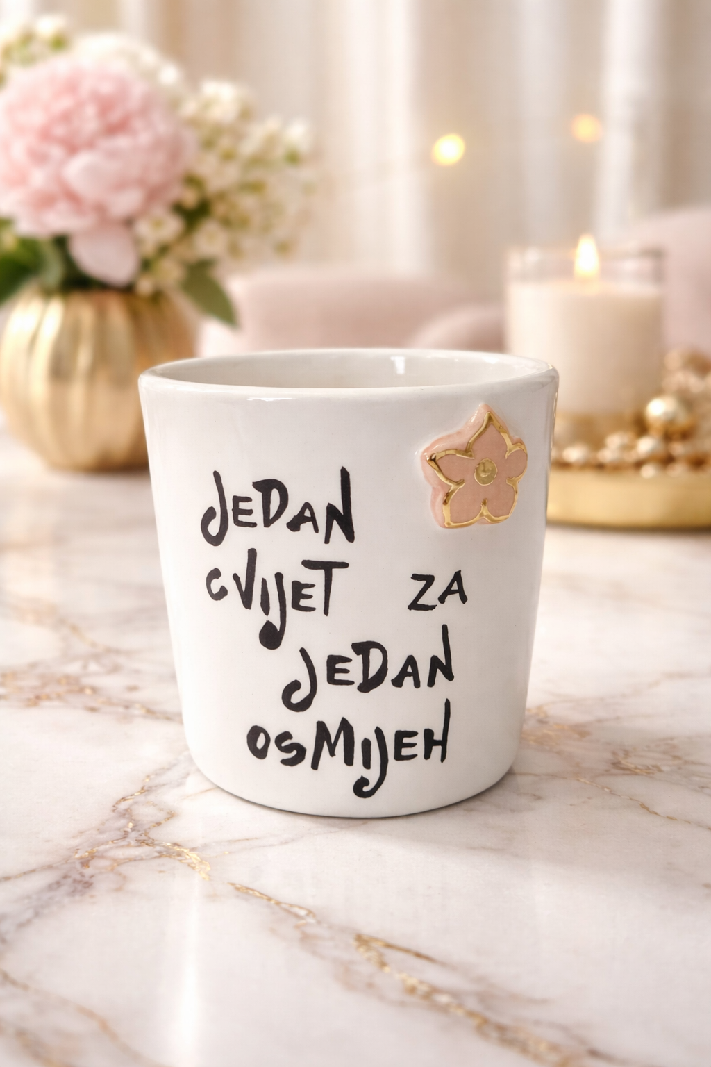 Šalica okrugla zlatni cvijet