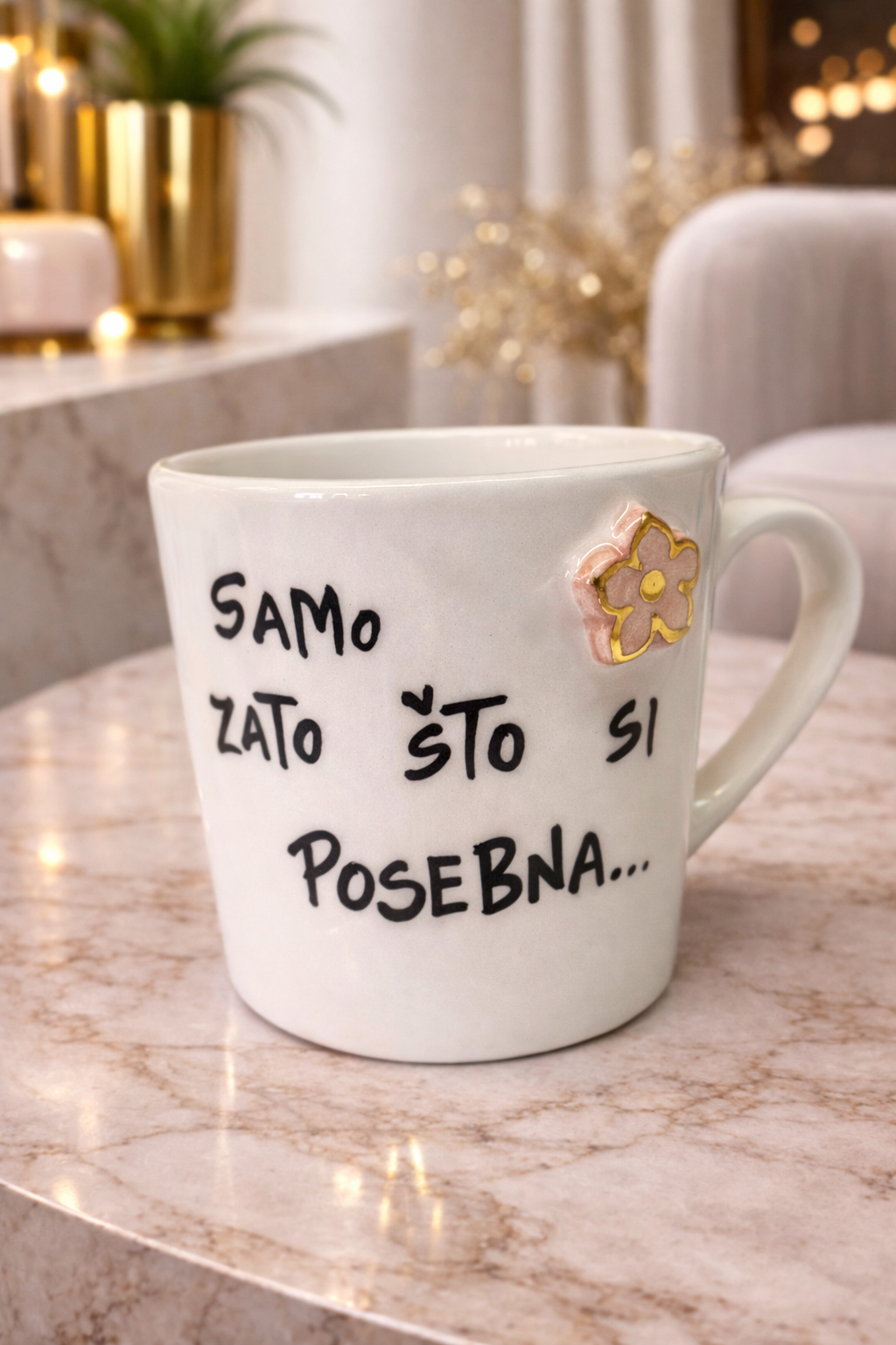 Šalica okrugla zlatni cvijet