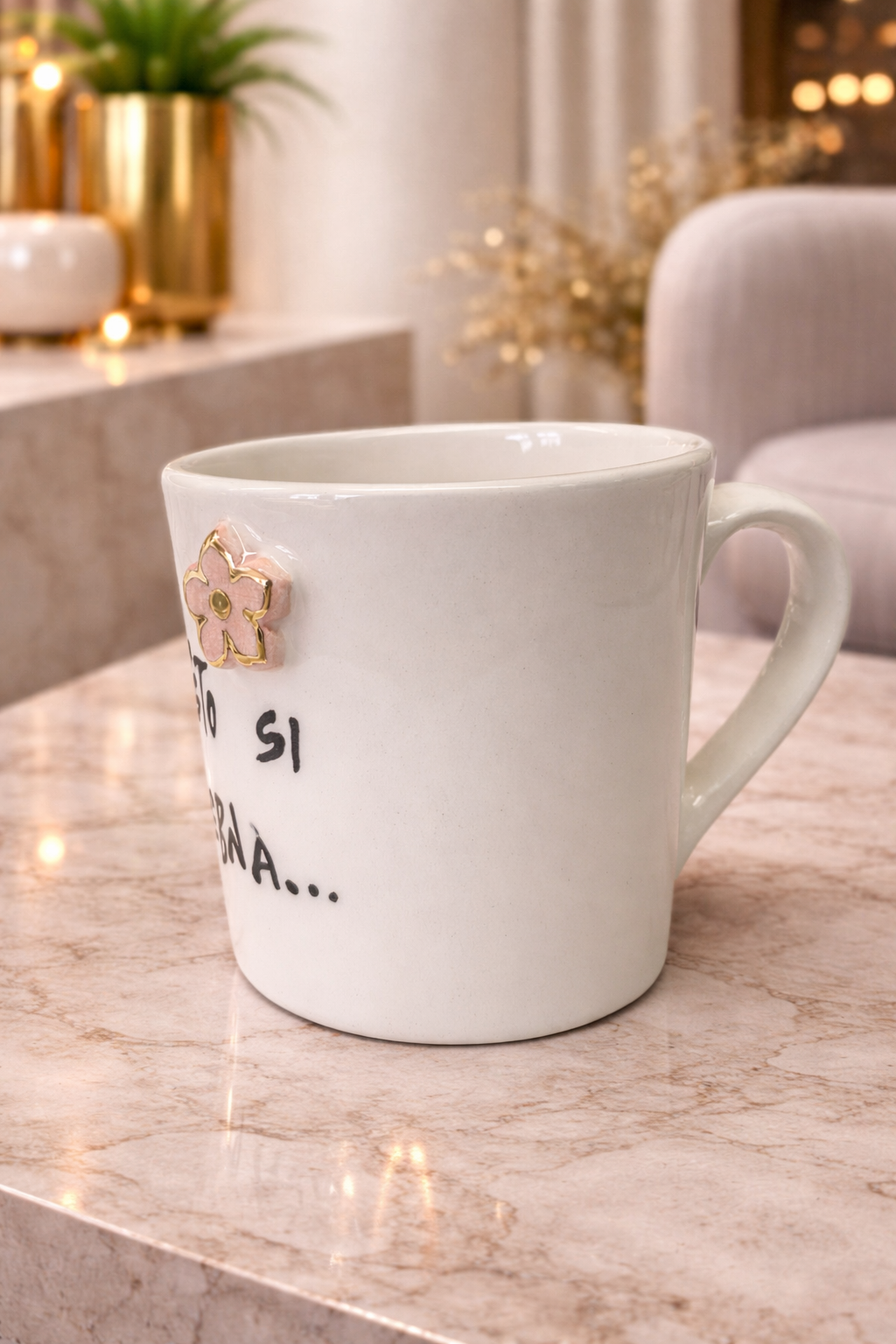 Šalica okrugla zlatni cvijet