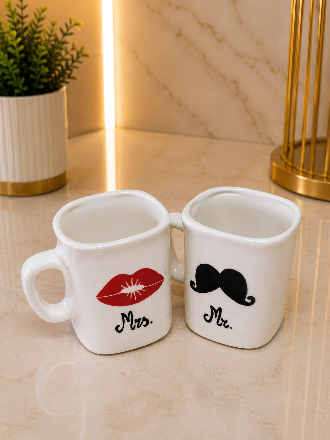 Keramička šalica Mr & Mrs kocka