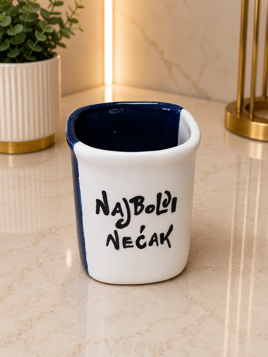 Personalizirana kockasta plava šalica